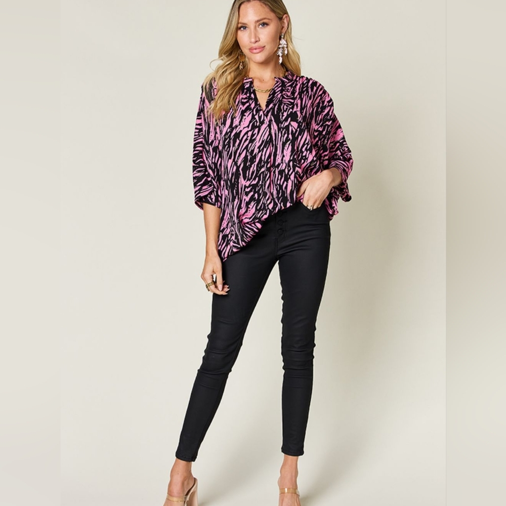 Pink and Black Notched Three Quarter Sleeve Top